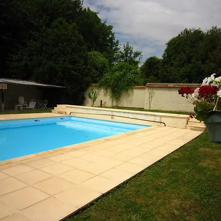 בית נופש Vintage Castle In With Swimming Pool *
